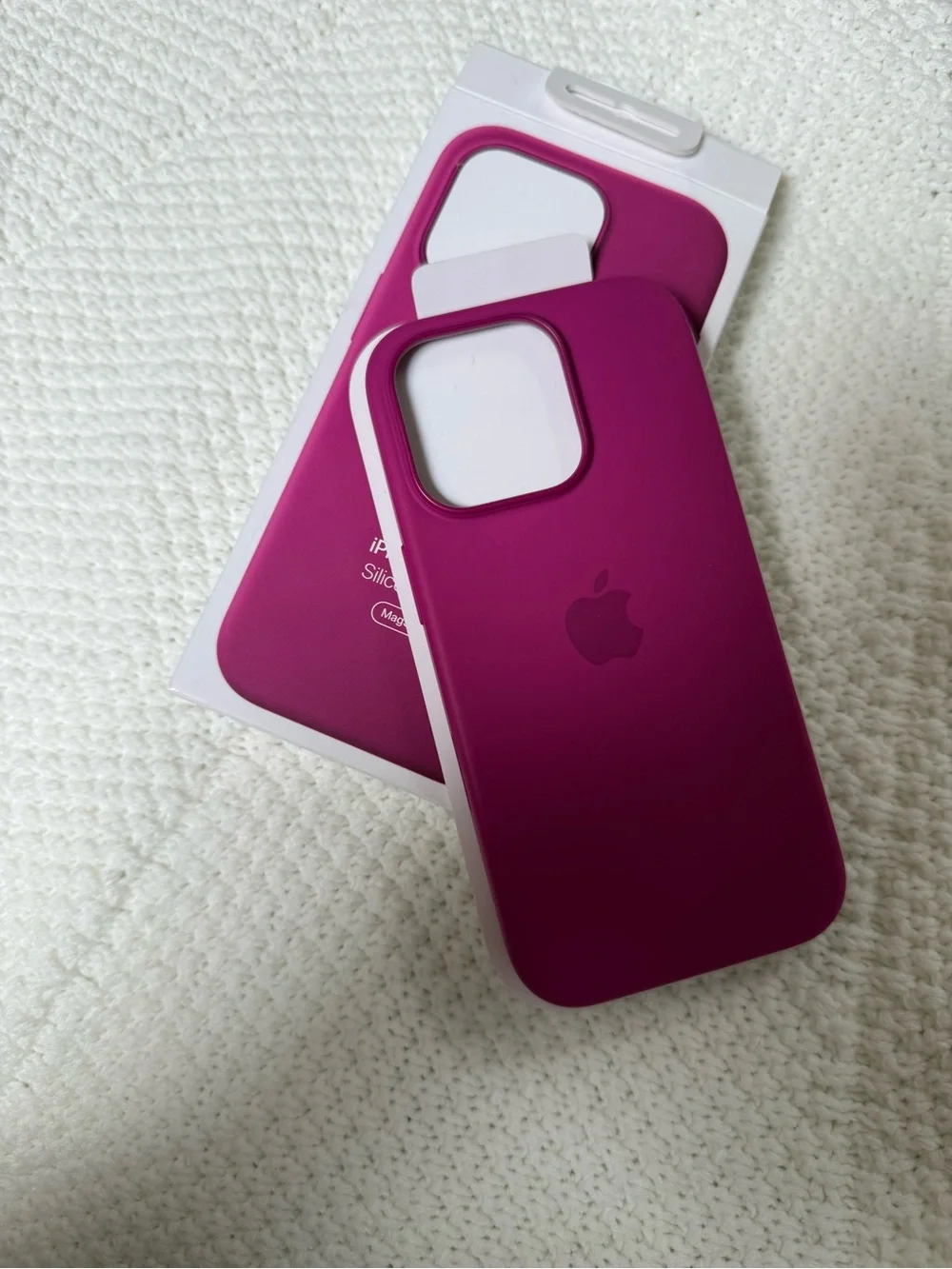 Apple Silicone iPhone Case in Vibrant Magenta
